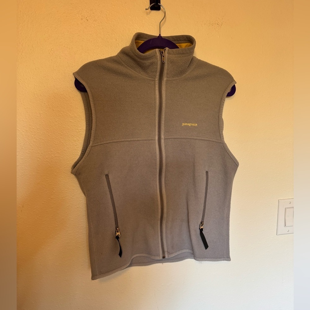 VTG Patagonia Synchilla Vest Fleece Gray Yellow Full Zip Size Small Pockets